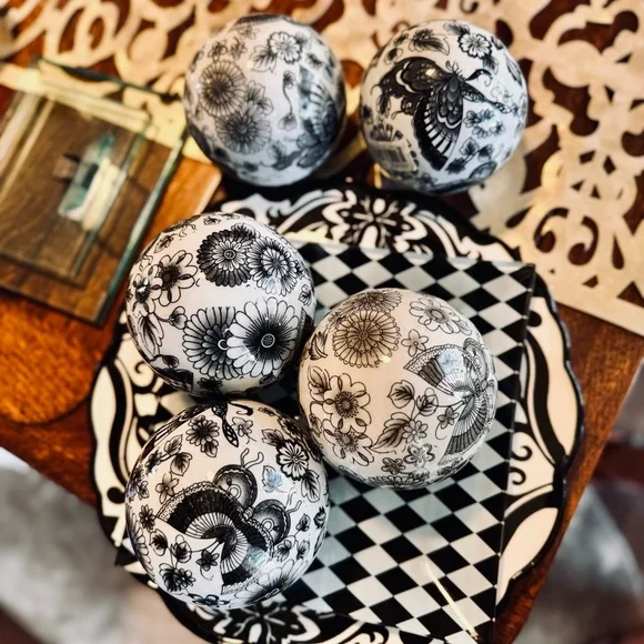 Elegant Chinoiserie Porcelain Ceramic Ball Black & White Carpet Balls Home Decor - Picture 2 of 16
